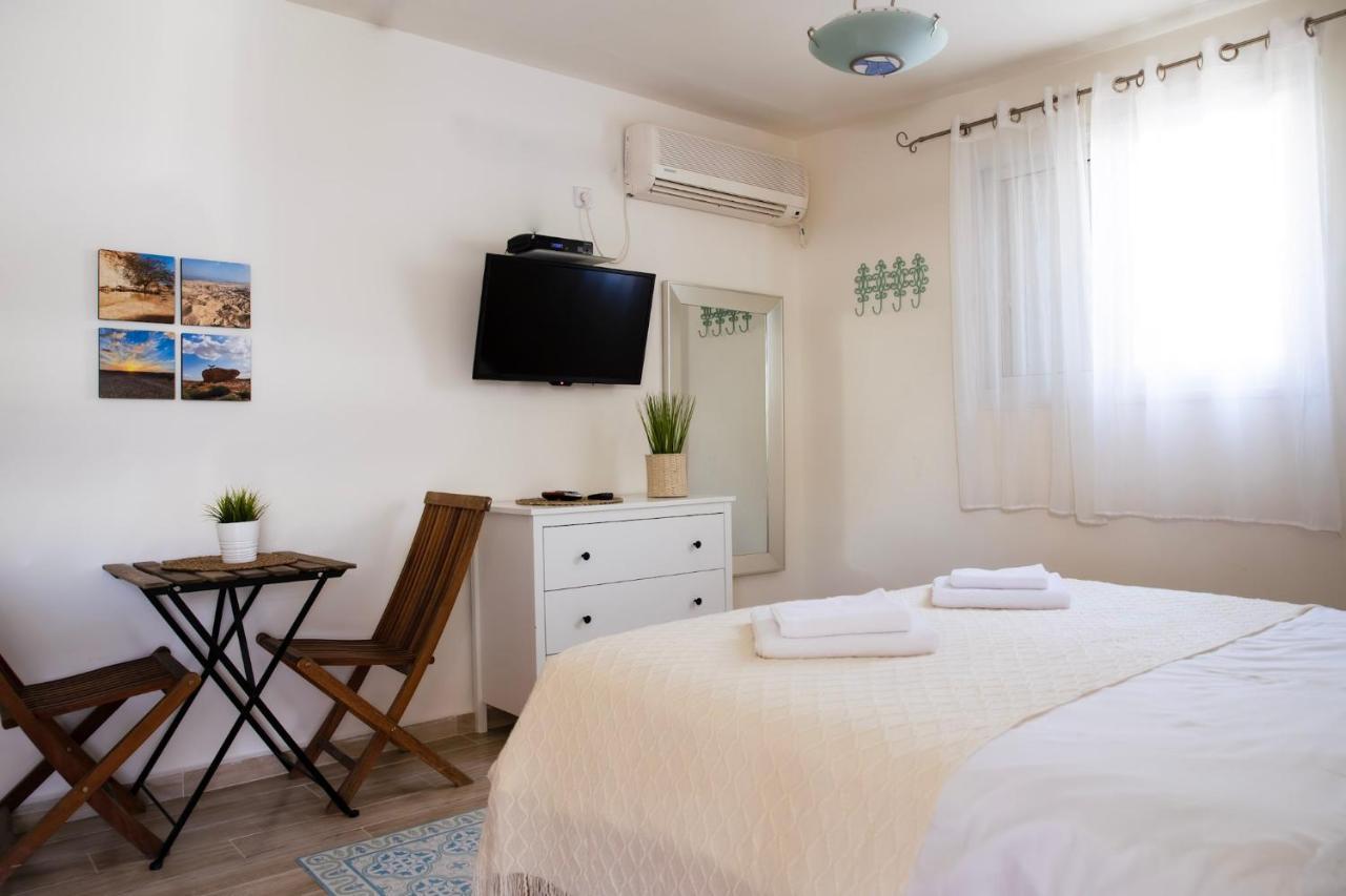 רגע ערבה Villa ‘‘En Yahav Exterior foto