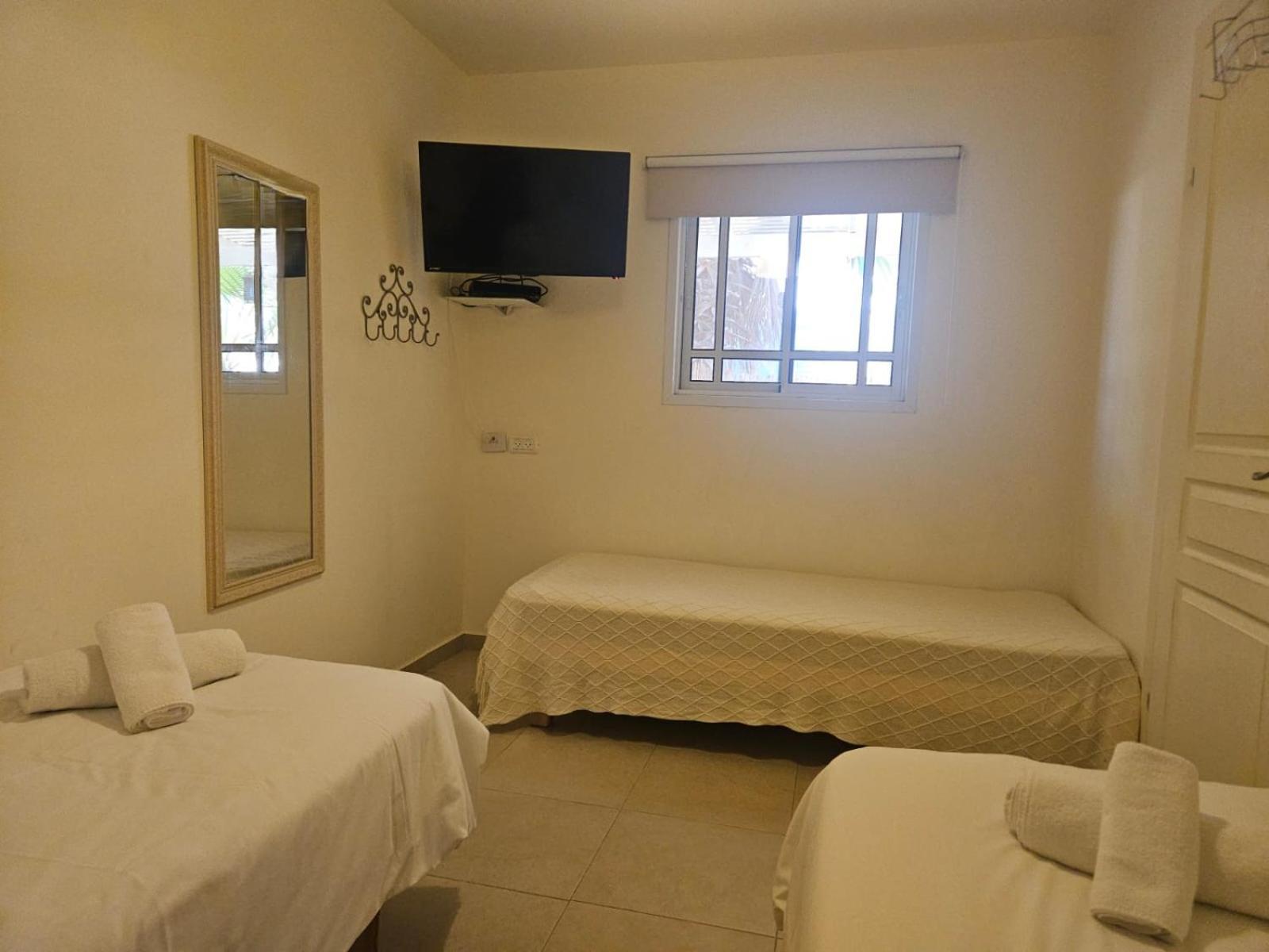 רגע ערבה Villa ‘‘En Yahav Exterior foto